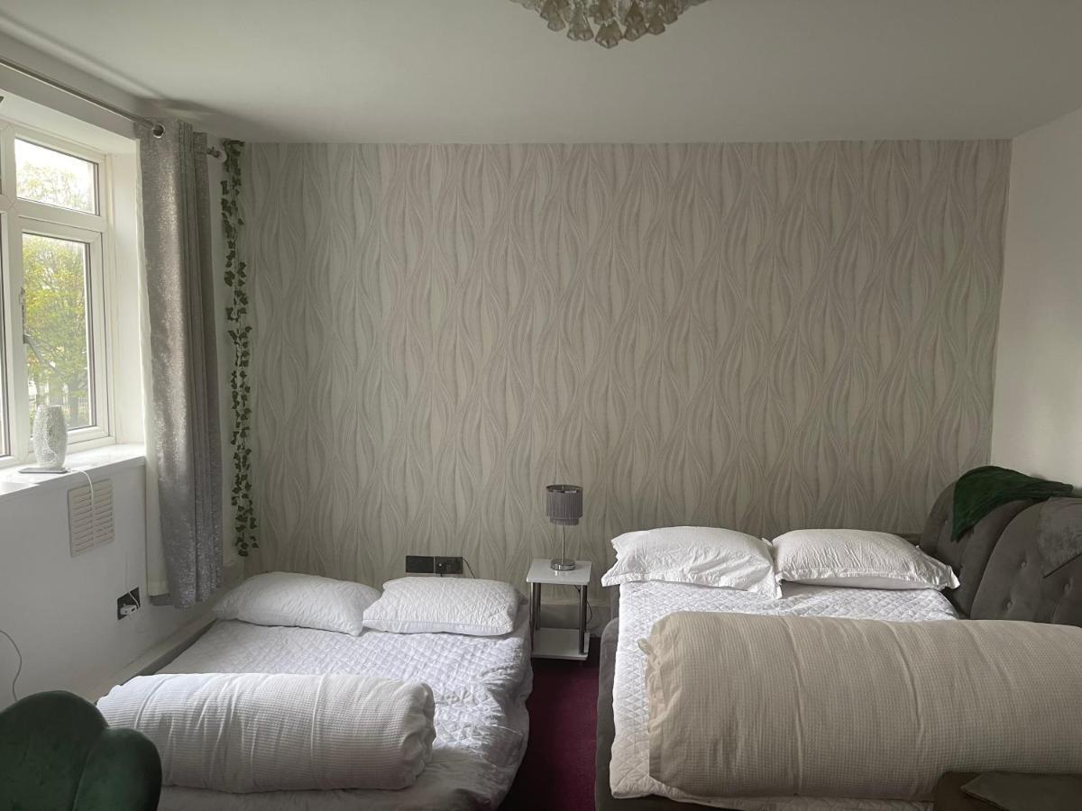Room With Shared Kitchen Londra Dış mekan fotoğraf