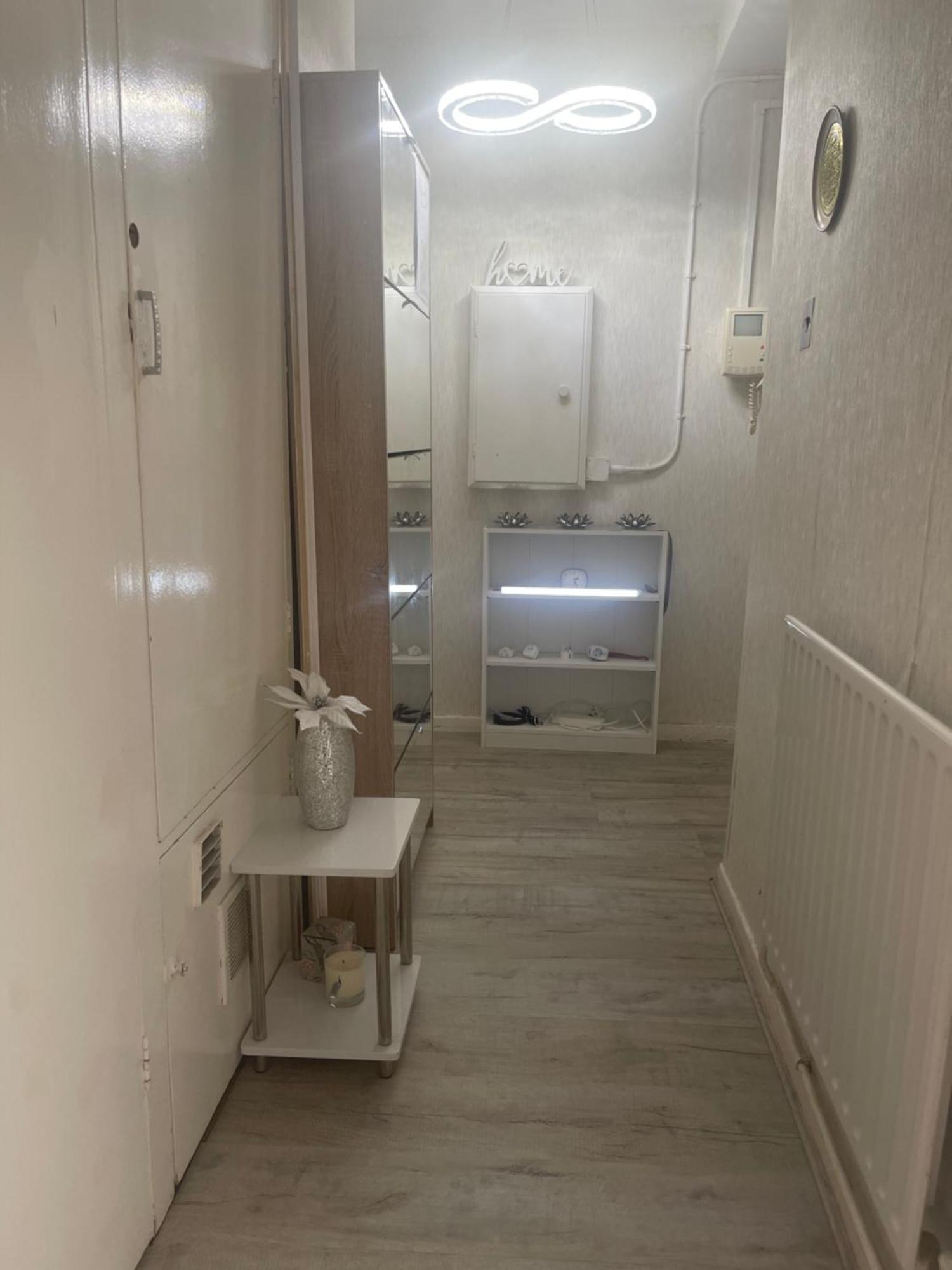 Room With Shared Kitchen Londra Dış mekan fotoğraf